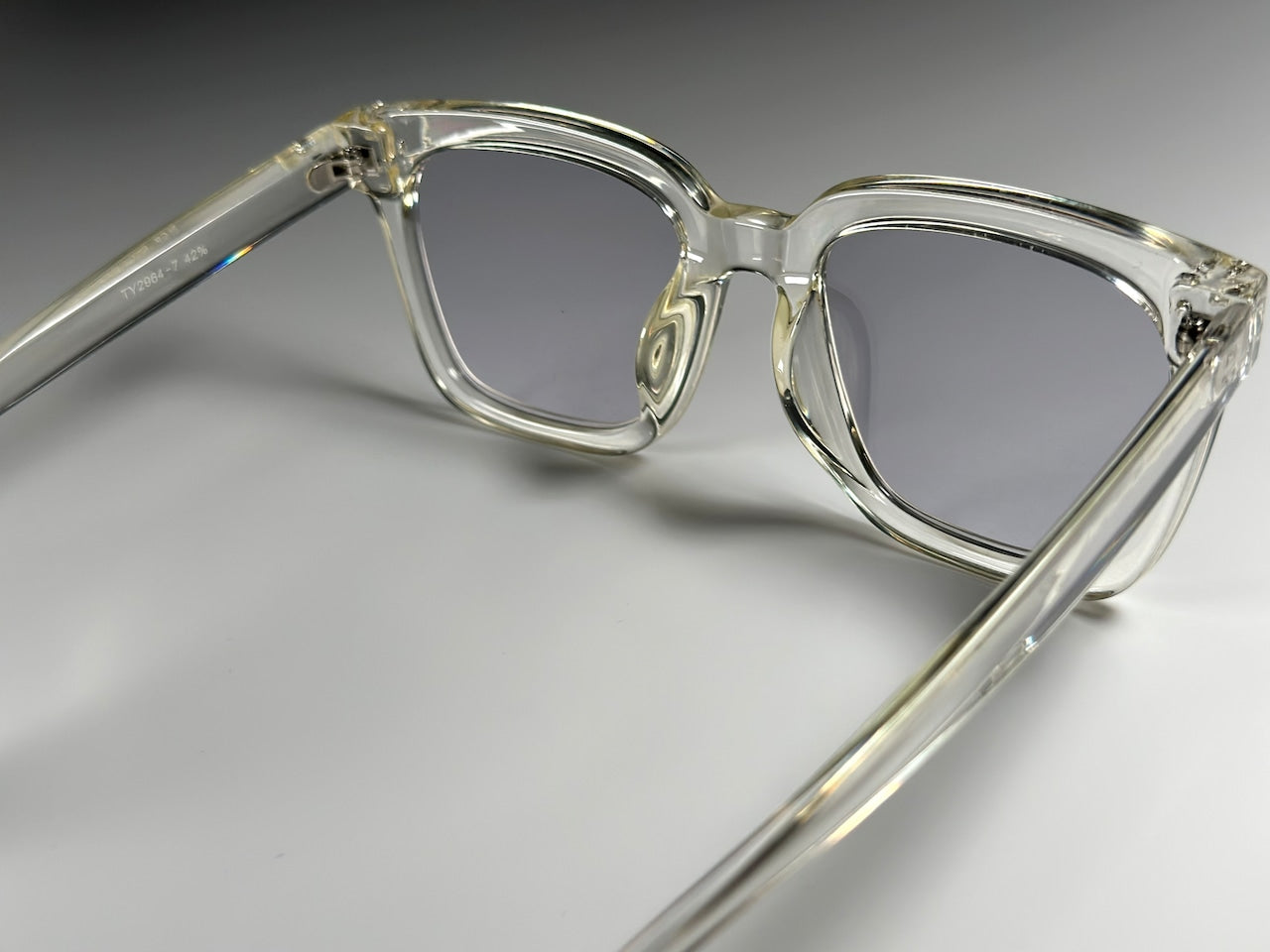 [Photochromic Lens] Wide Square Sunglasses