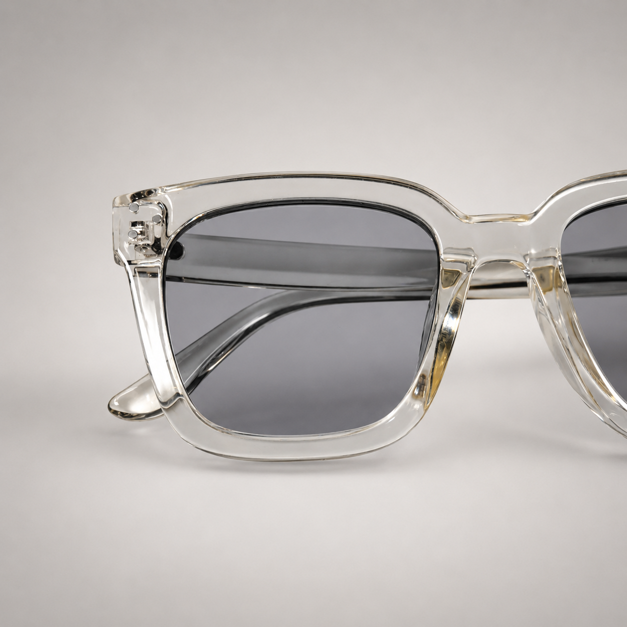 [Photochromic Lens] Wide Square Sunglasses